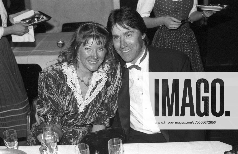 Dan Fogelberg And His Wife Soulful Cover Of Dan Fogelberg's 'Longer'
