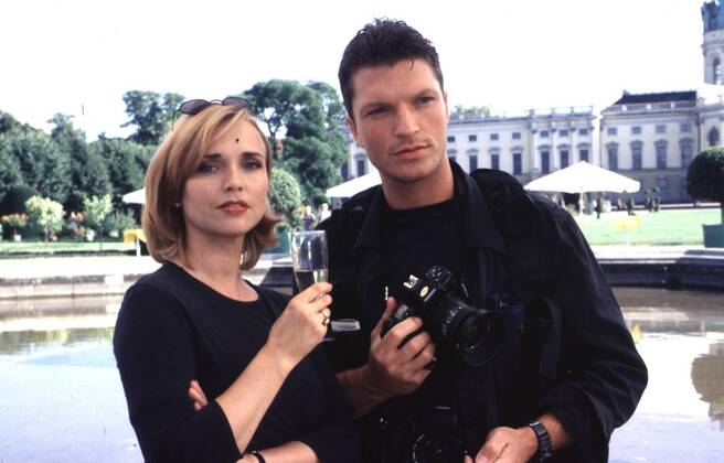 Frauen, die Prosecco trinken Tina Ruland und Hardy Krüger jun. 08 99 ker  Fernsehen TV Film