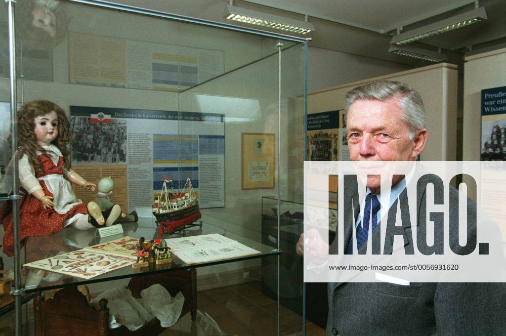Ehrhardt Bödecker (Inhaber des Brandenburg- Preußen-Museums in Wustrau) 02 03 te Mann Kultur Museum
