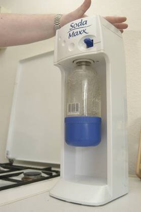 Feature: Sodamaxx 06 05 thg Symbol Bild Wasser Sprudelwasser Kohlensäure CO2 Kohlendioxid