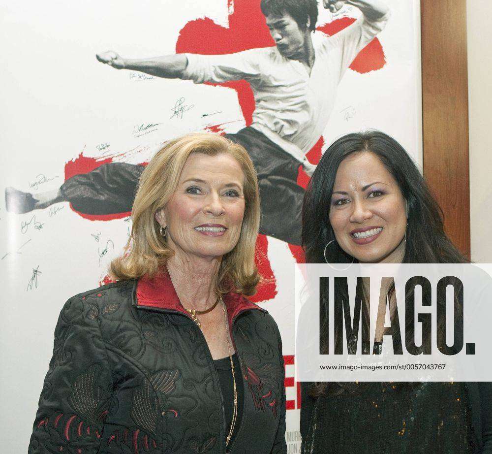 Bruce Lee s widow Linda Lee Cadwell (L) and her daughter Shannon Lee arrive  for the