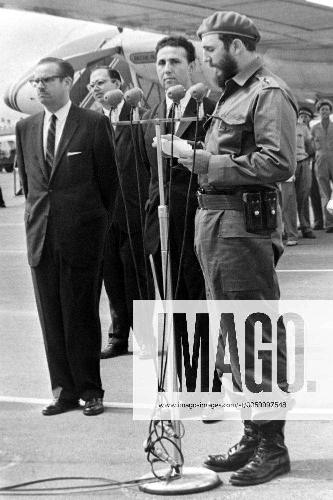 17 OCTOBER 1962 CUBAN LEADER, FIDEL CASTRO WELCOMES ALGERIAN PREMIER, AHMED BEN BELLA ON HIS