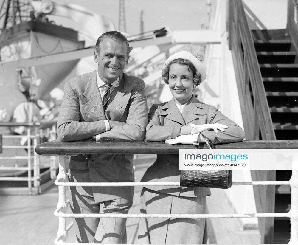 Douglas Fairbanks with Mrs Fairbanks ( Mary Lee Eppling ) on board the  Queen Elizabeth liner. 26 Aug