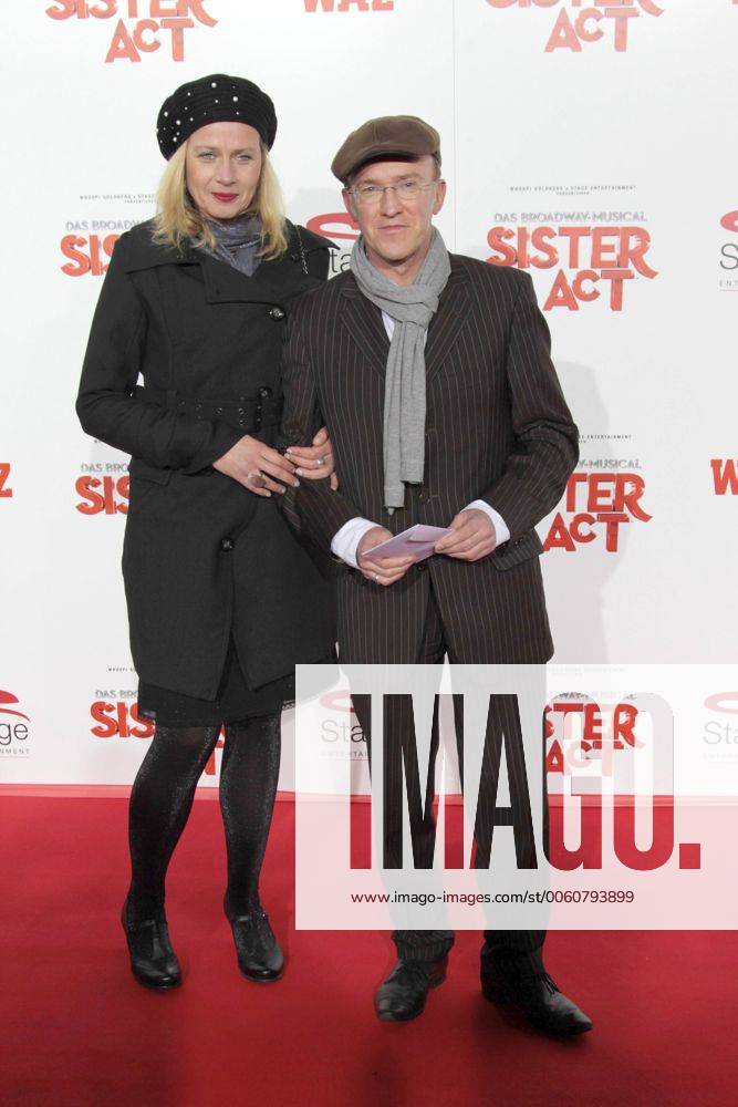 Beate Bohr und Peter Nottmeier bei der Musicalpremiere Sister Act im ...