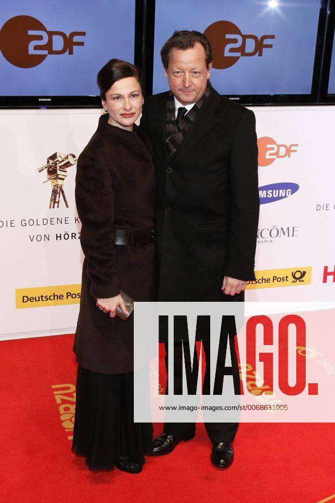 Matthias Brandt mit Ehefrau Sofia Brandt. 45. Verleihung der Goldenen Kamera von HÖRZU im Berliner