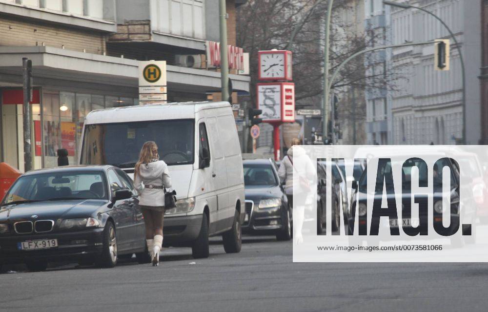 Hure Auf Dem Straßenstrich Kürfürstenstraße In Berlin 