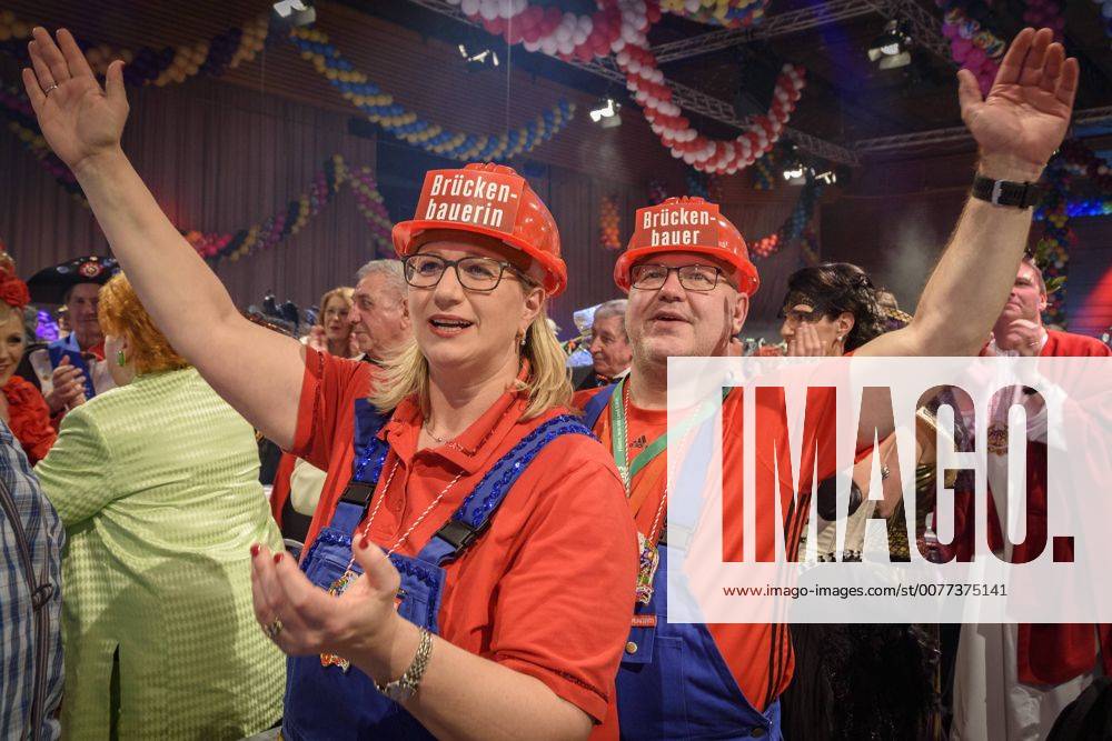 Zur großen Fernsehsitzung lädt am Samstag