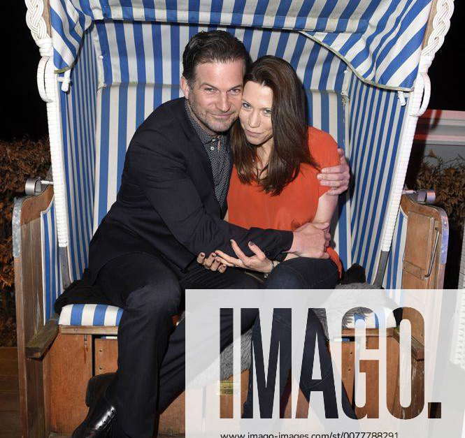 Simon Böer und Ehefrau Anne bei der Baltic Lights Night 2017 im Waterfront im Steigenberger Grandho Simon Böer und Ehefrau Anne bei der Baltic Lights Night 2017 im Waterfront im Steigenberger Grandho