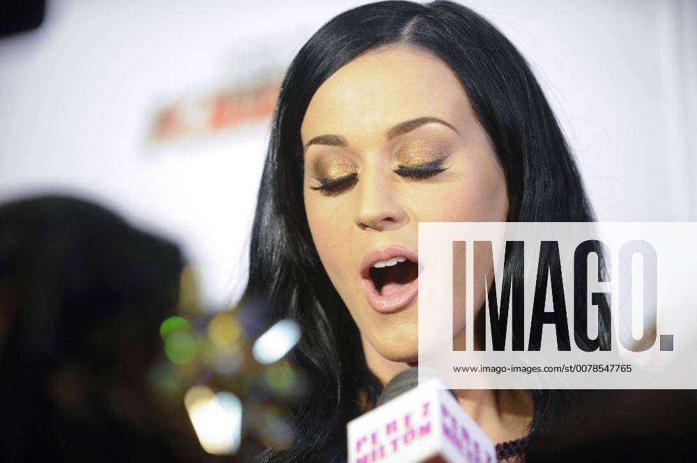 Katy Perry arrives at 102.7 KIIS FM s Jingle Ball 2010 at Nokia Theater ...