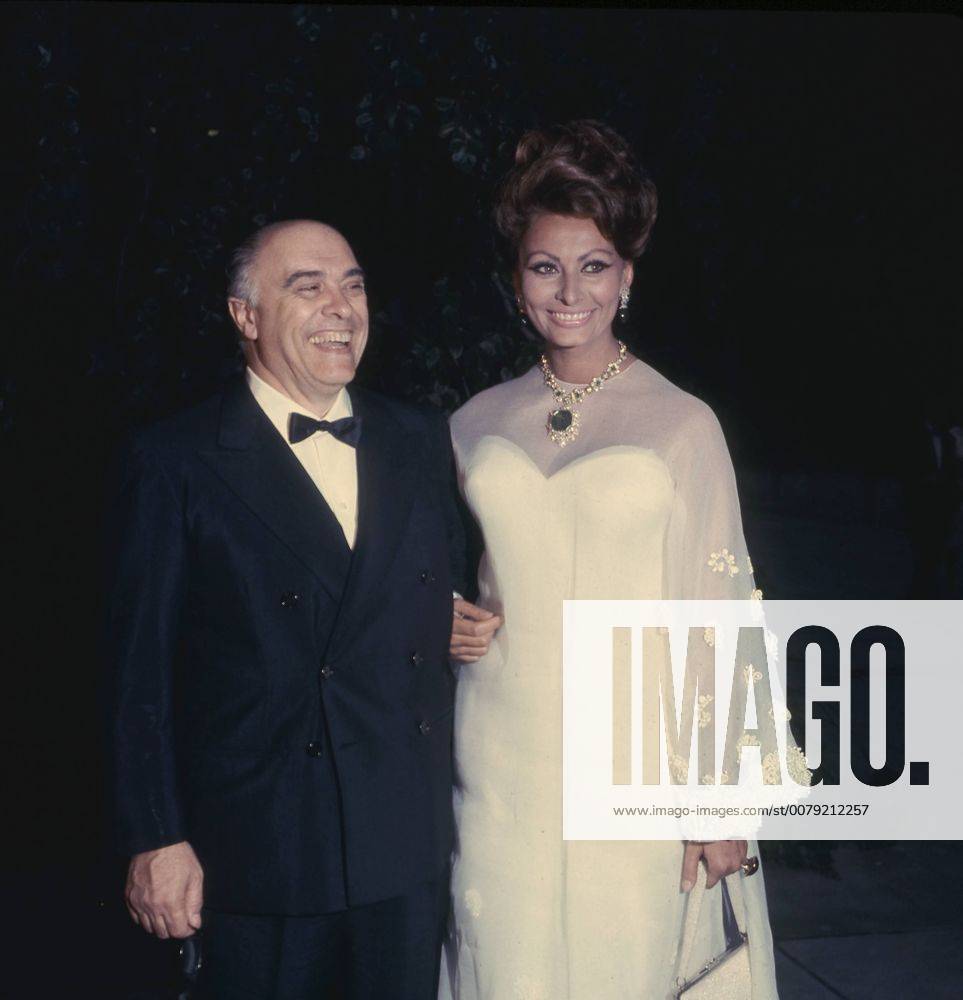 Sophia Loren with her husband Carlo Ponti at a MoMA ...