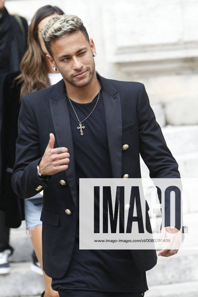 Neymar Jr CELEBRITES Fashion Week Balmain Paris 28 09 2017