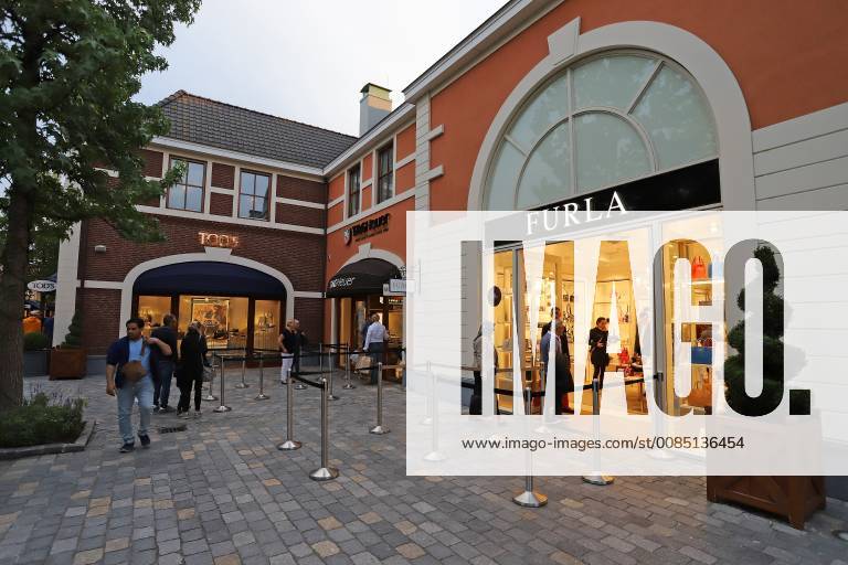 Das McArthurGlen Designer Outlet Late Night Shopping Allgemein