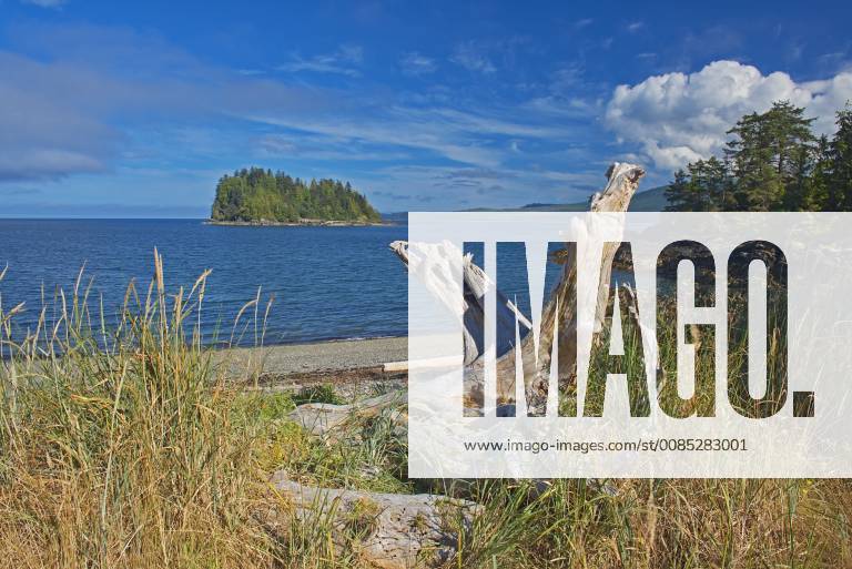 Pacific Ocean. Skidegate. Graham Island., Haida Gwaii, British Columbia ...