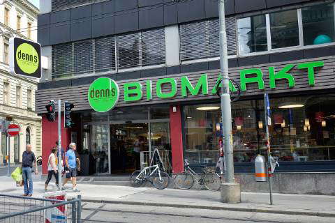Denns Biomarkt Fotos | IMAGO