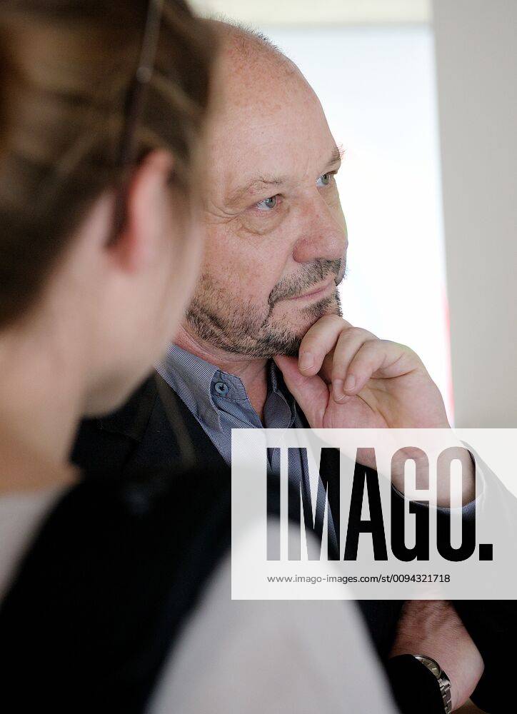 Kunstsammler Dr Thomas Olbricht mit seiner Sammlung aus der Jugend und ...