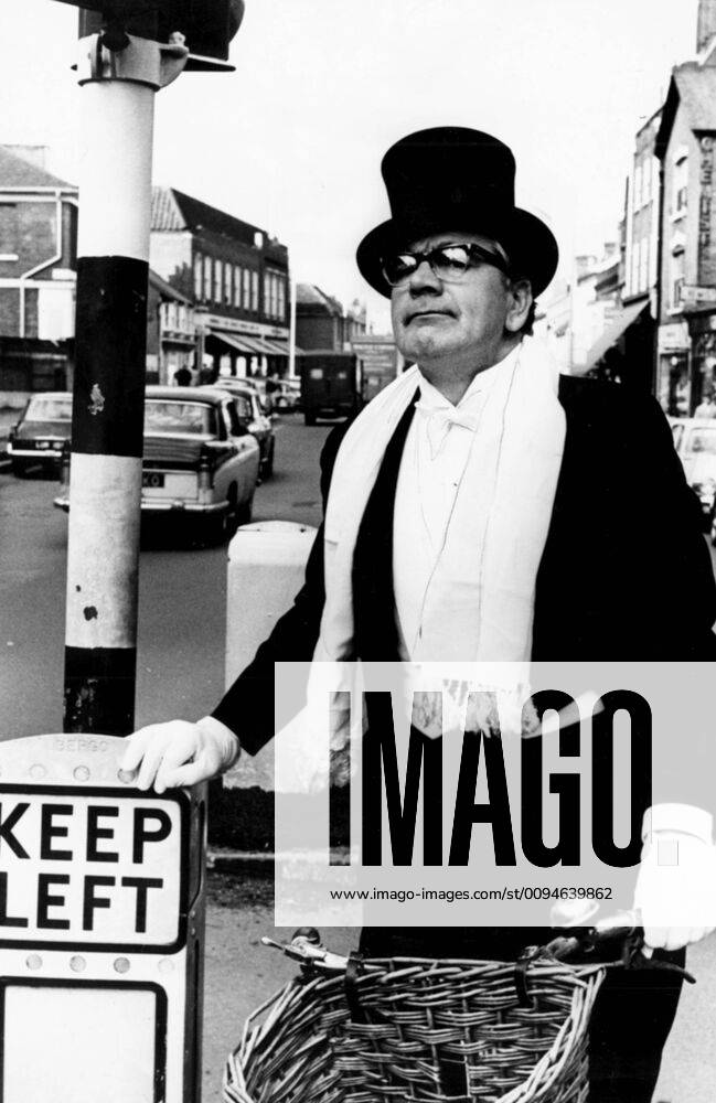 Harry Worth Characters: Harry Worth Television: Here S Harry Director ...