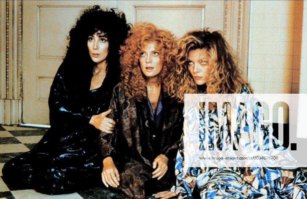 Cher, Susan Sarandon & Michelle Pfeiffer Characters: Alexandra Medford ...