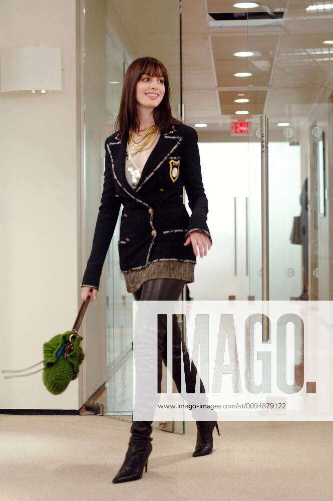 Anne Hathaway Characters: Andy Sachs Film: The Devil Wears Prada (USA FR  2006) Black Wool Crepe