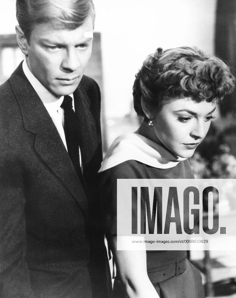 THE NAKED STREET, from left: Peter Graves, Anne Bancroft, 1955 Courtesy  Everett Collection !ACHTUNG