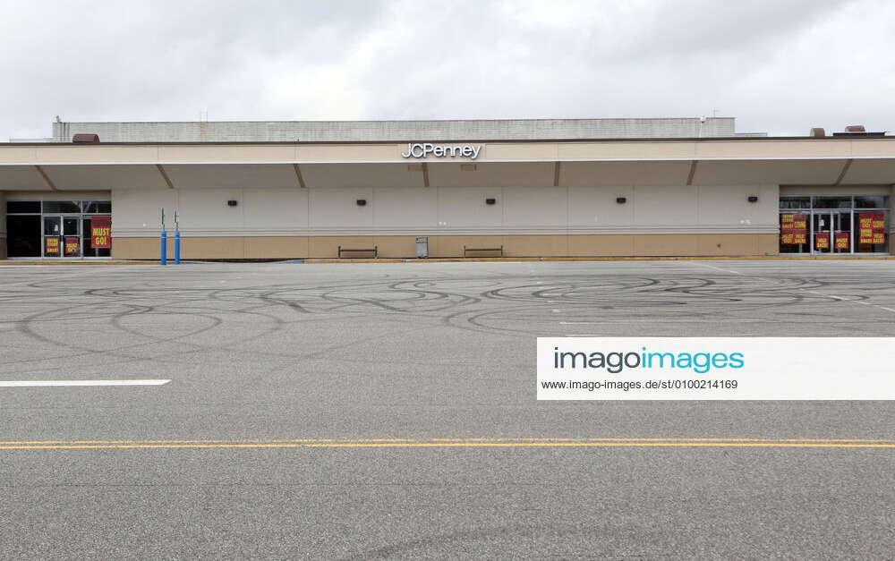 May 1, 2020, New York City, NY, U.S An Empty JCPenney Parking Lot at