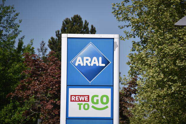 Aral Tankstelle Logo Aral Tankstelle Aral Logo Fotos Und