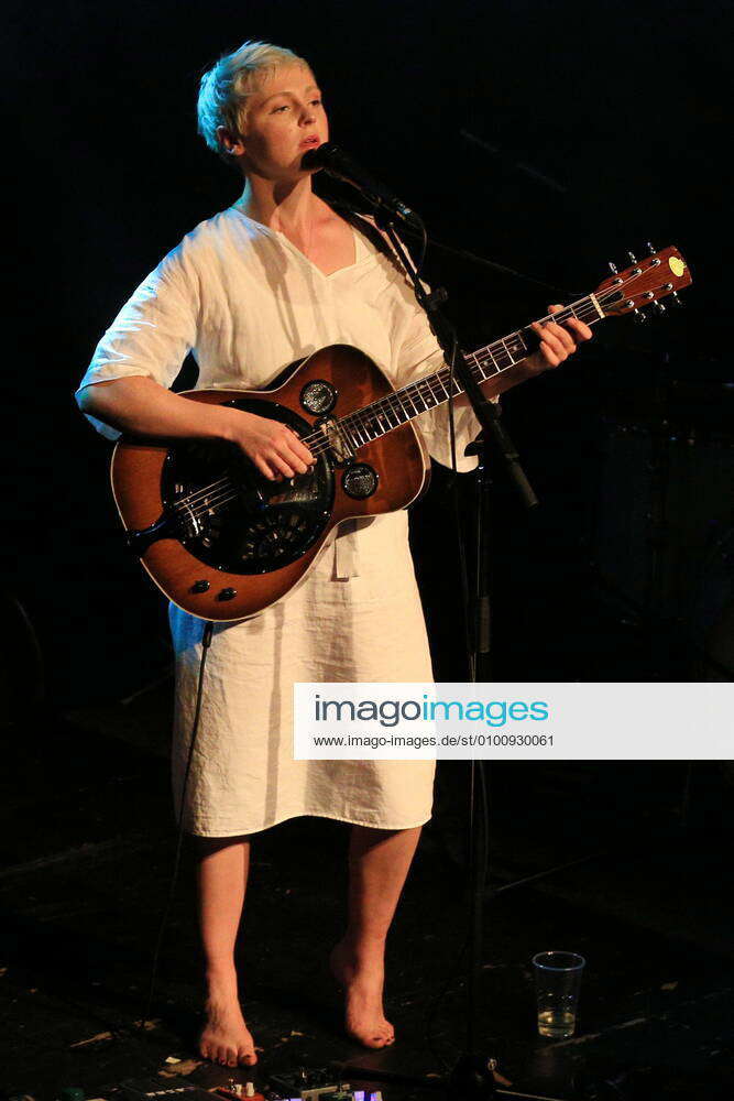 121 Laura Marling singer Laura Beatrice Marling performs live at