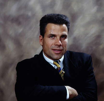 Karsten Speck Der junge Schauspieler Karsten Speck posiert für ein Foto,  Deutschland 1990. The