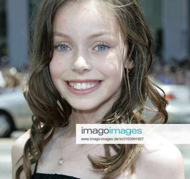 Julia Winter Actress Charlie And The Chocolate Factory, Premiere