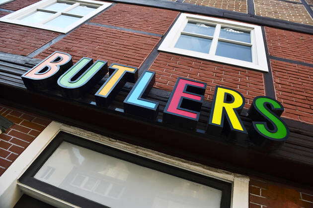 Butlers Store Stockfotos – Hochwertige Bilder lizenzieren