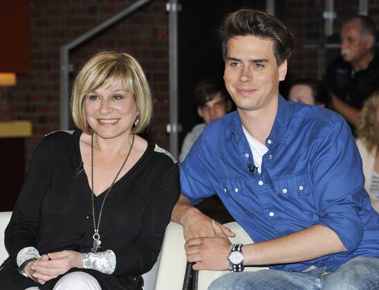 Mary Roos und Sohn Julian Boehm Nach zweijaehriger Schaffenspause erschien im April Mary Roos neues