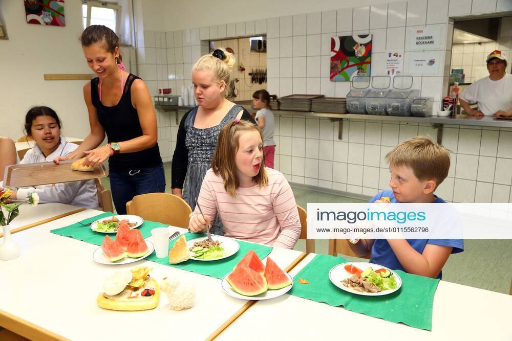 Mittagessen in der Arche Hellersdorf Der Verein Die Arche