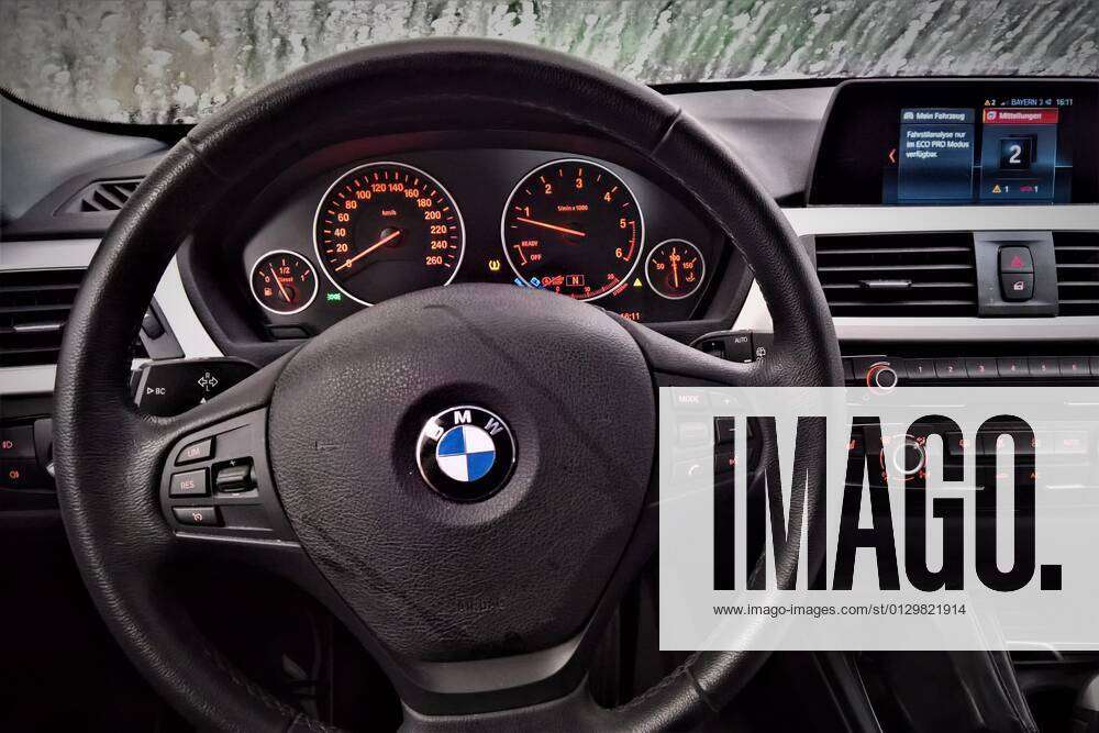 BMW Cockpit, Armaturenbrett, Tacho, Drehzahlmesser, Tankanzeige
