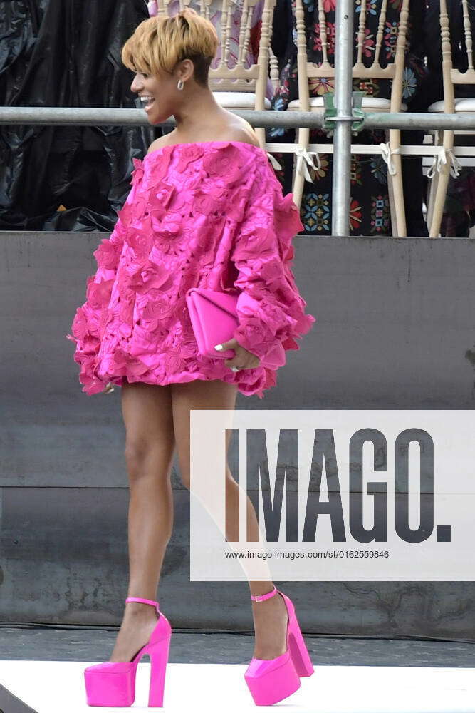Ariana DeBose bei der Valentino The Beginning - Haute Couture Fall