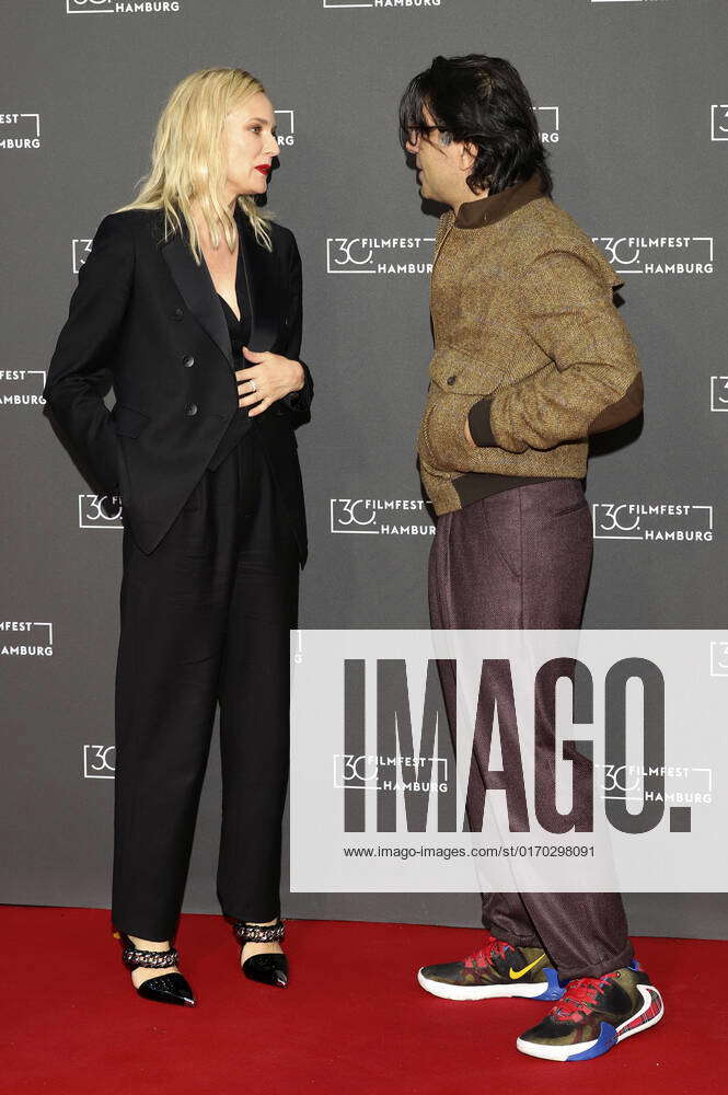 01 October 2022, Hamburg: Diane Kruger, actress, stands on the red carpet  for the film Rheingold, Stock Photo, Picture And Rights Managed  Image. Pic. PAH-221005-99-16224-DPAI