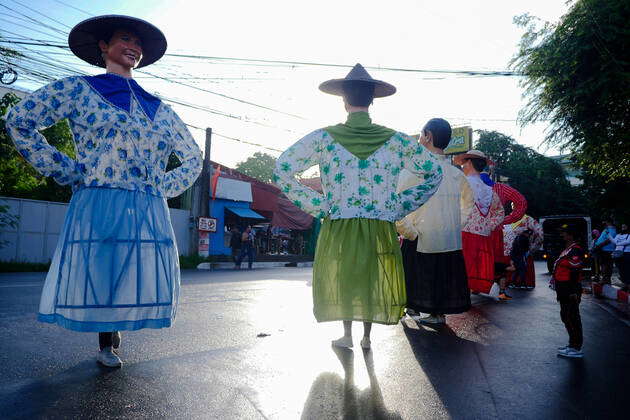 Angono, Rizal, Philippines: The parade of the giant puppets in the art ...