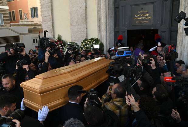 Italien, Gina Lollobrigida Beerdigung in Rom | IMAGO