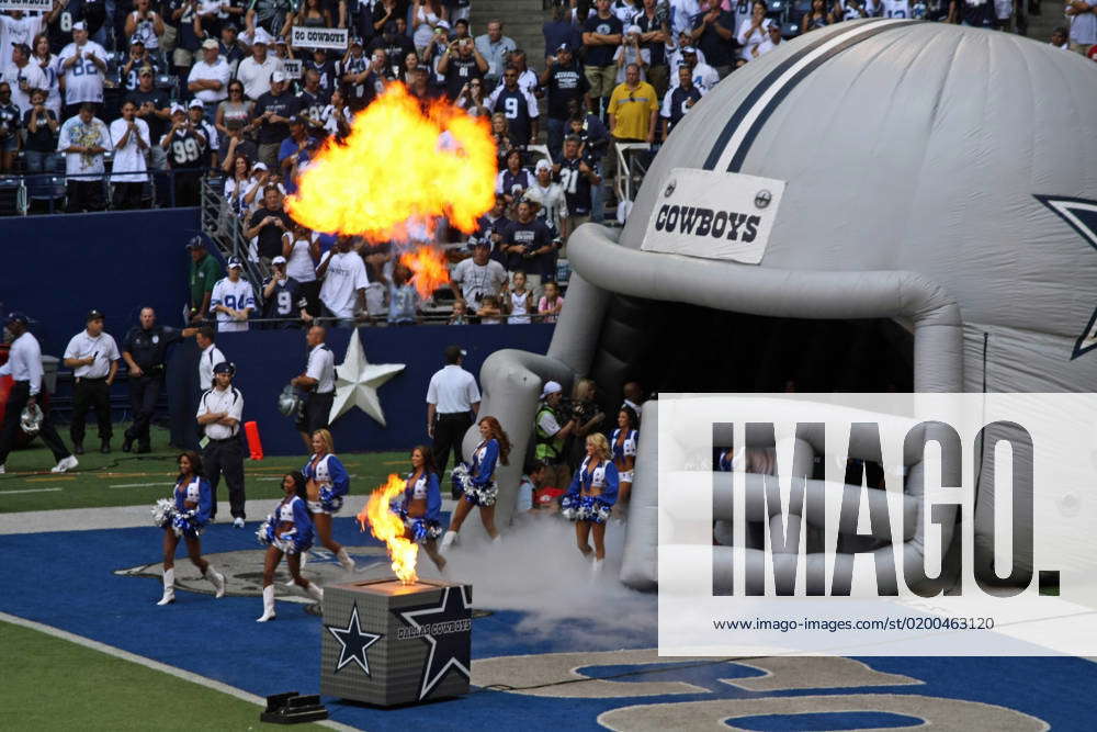 End Zone View of Cowboys Stadium Editorial Photo - Image of league