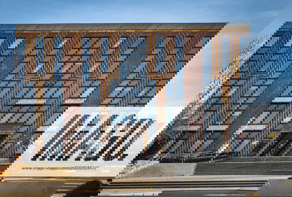 Berlin Marzahn-Hellersdorf; Helene-Weigel-Platz, Rathaus - 09.02.2023 ...