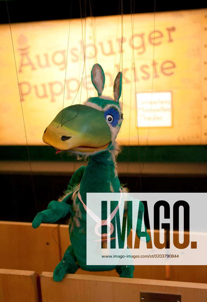 Augsburger Puppenkiste Star Urmel aus dem