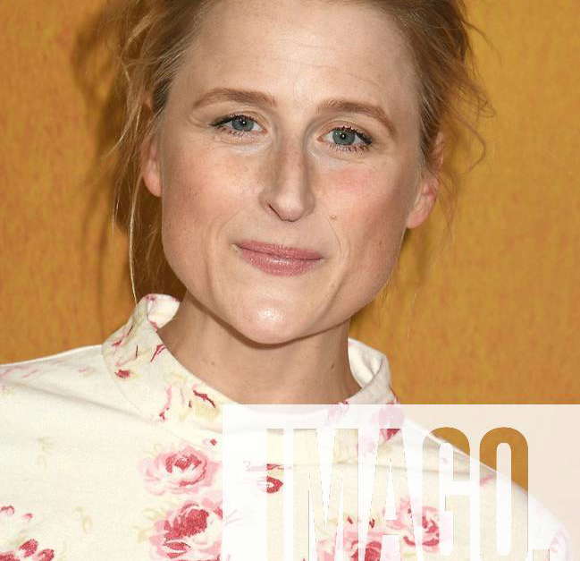 actor Mamie Gummer attends the Mary Queen of Scots New York Premiere on