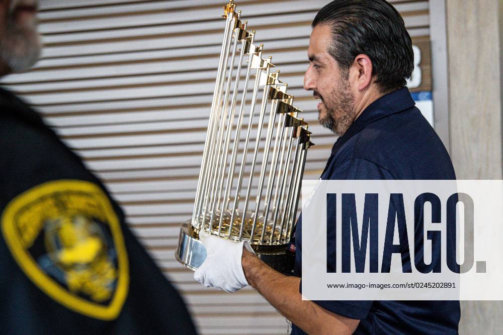 Astros' World Series trophy pays a visit to Corpus Christi