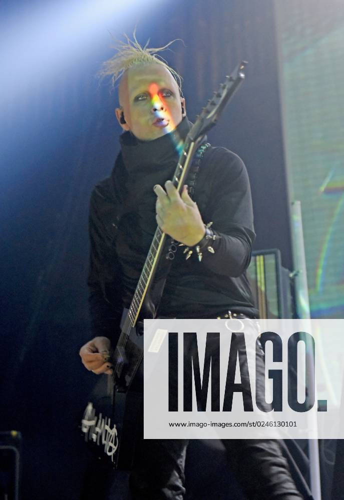 Front Line Assembly,, Rhys Fulber on stage for Ministry with Gary Numan