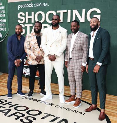 SHOOTING STARS, from left: Sian Cotton, Romeo Travis, Dru Joyce III, Willie  McGee, Coach Dru Joyce II, LeBron James, 2023. © Peacock / Courtesy Everett  Collection Stock Photo - Alamy