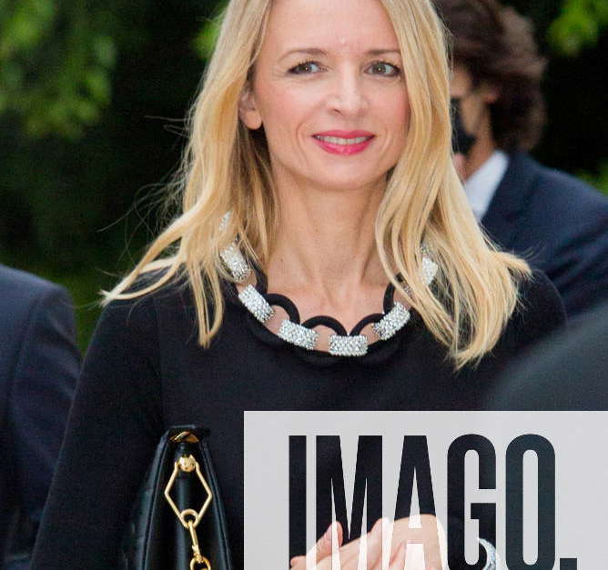 Bernard Arnault promotes daughter Delphine in LVMH reshuffle