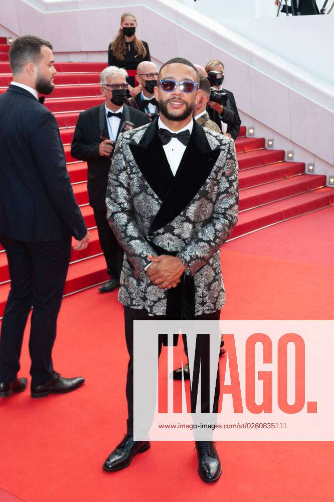 Cannes - France Screening Memphis Depay on the red carpet, attending the &  x2018;France& x