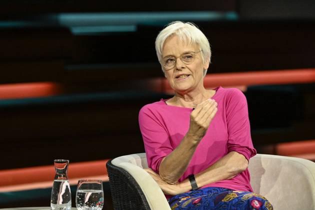Ulrike Herrmann 04 22 her Ulrike Herrmann am 21. April 2022 in Markus Lanz,  ZDF TV Fernsehen
