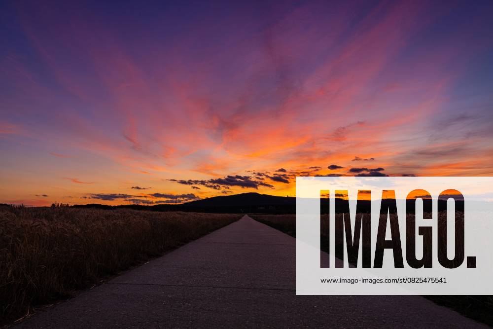 Sonnenuntergang hinter dem Taunus (12.07.2025)