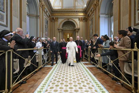 Vatican: Pope Leo XIV meets with members of the St Peter’s Circle