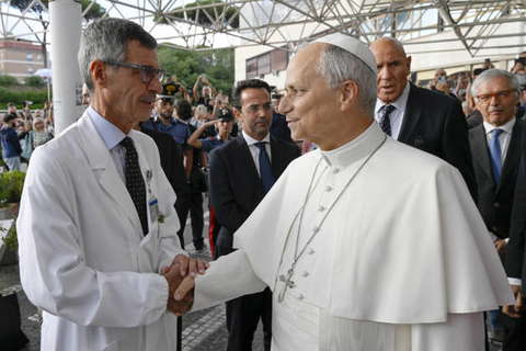 Vatikan, Papst Leo XIV. aus Gemelli-Krankehaus entlassen