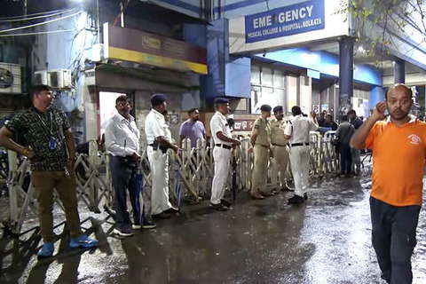Indien, Massenpanik beim Durga-Puja-Fest in Kolkata